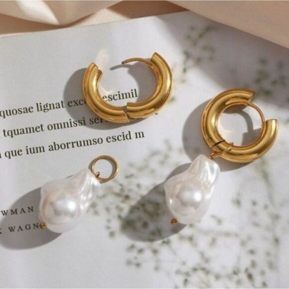 Vintage Pearl Baroque Charm PVD 18K Plated Gold Hoop Earrings Stainless Steel - Picture 3 of 6